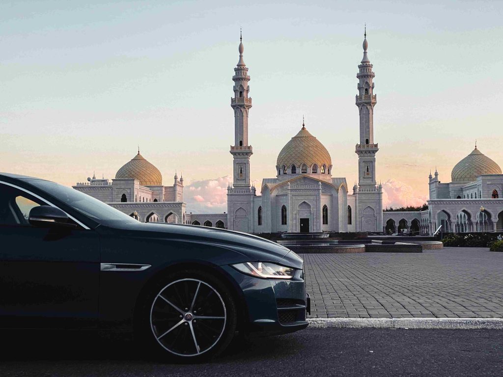 Car Rental in Dubai – The Smart Choice for Business Travelers