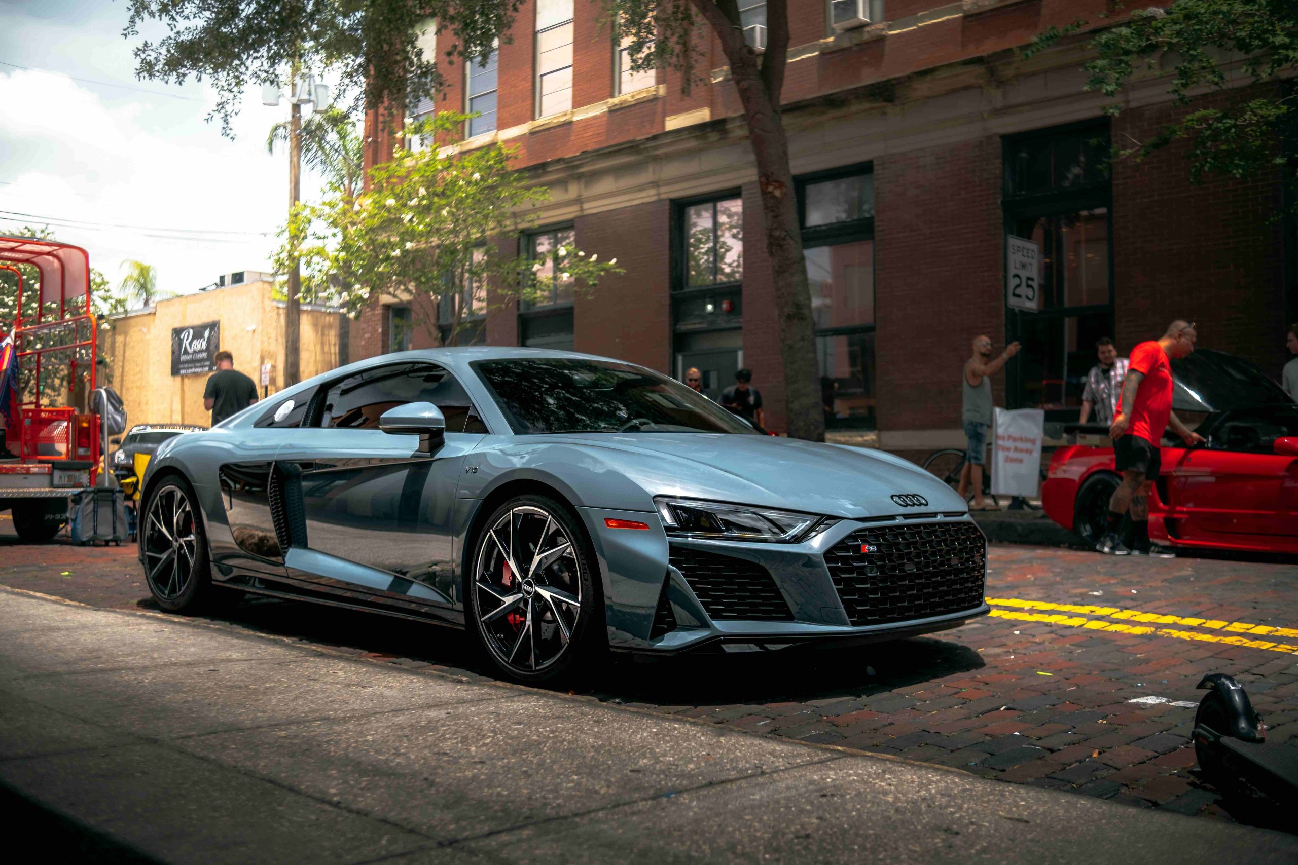 Best Luxury Car Rental Dubai: The Executive Advantage