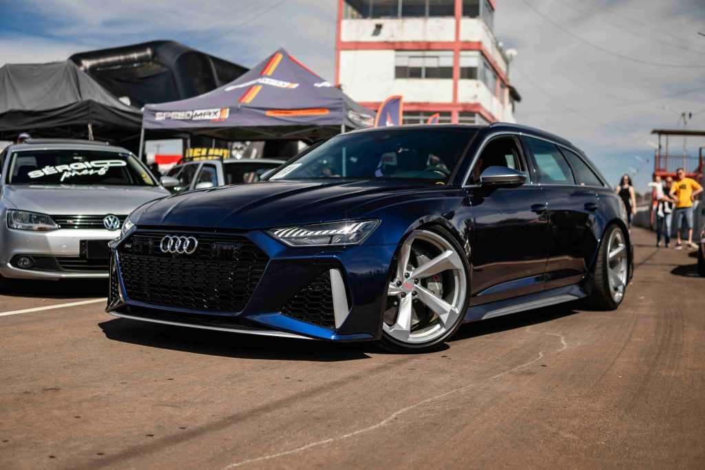 Best Luxury Car Rental Dubai: The Executive Advantage